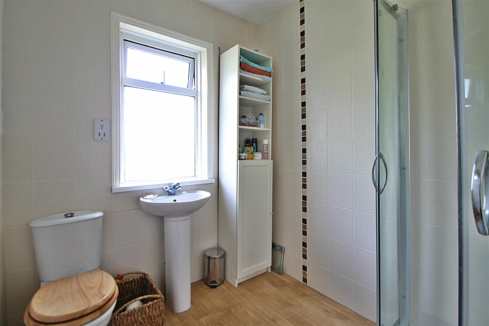 » Park Road, Yeadon, LS19 7EX